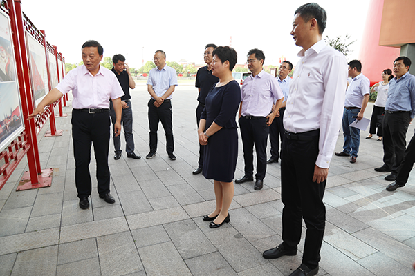 2020年6月3日，時(shí)任淮安市委書記、現(xiàn)任廣西壯族自治區(qū)黨委常委、自治區(qū)人民政府副主席蔡麗新在今世緣酒業(yè)調(diào)研重大項(xiàng)目建設(shè)以及經(jīng)濟(jì)網(wǎng)格化開展情況。